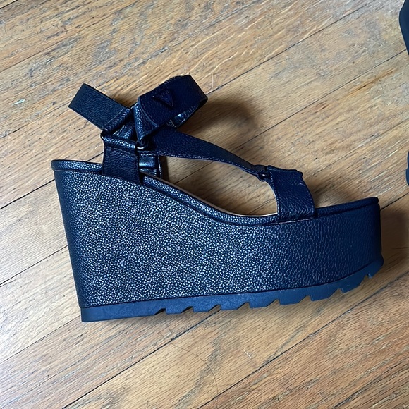 Guess Black Wedges - Picture 3 of 10